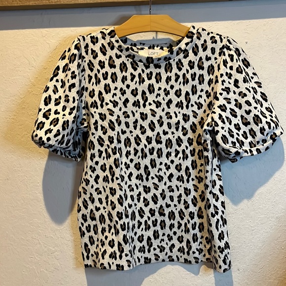 Loft Leopard Poof sleeve Sweater size XS - Picture 1 of 5